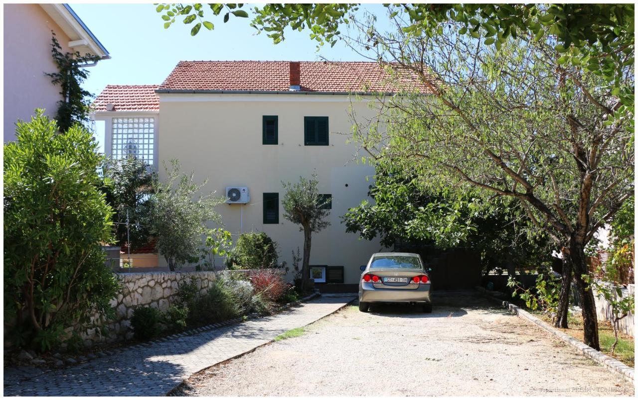 Apartments Lujo Primošten Buitenkant foto